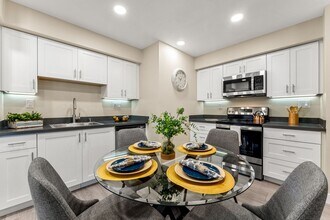 1015 Continentals (Casa Belview) in Belmont, CA - Building Photo - Building Photo