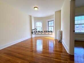 1315 Commonwealth Ave, Unit 507 in Boston, MA - Building Photo - Building Photo