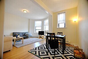 1950 Beacon St in Boston, MA - Building Photo