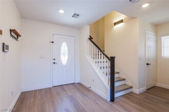 10417 Badger Ravine St in Las Vegas, NV - Building Photo - Building Photo