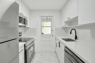 5420 Hollywood Blvd in Hollywood, FL - Building Photo - Building Photo