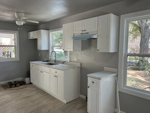 2157 Nelms Dr SW in Atlanta, GA - Building Photo - Building Photo