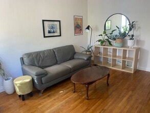 413 Holland Ave in Regina, SK - Building Photo - Building Photo