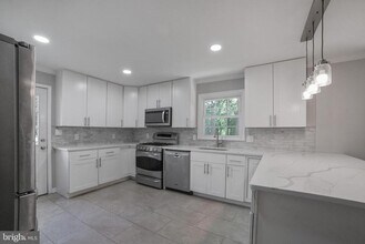 1720 Arbor View Rd in Silver Spring, MD - Building Photo - Building Photo