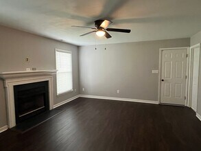 805 Zapata Ln in Fayetteville, NC - Building Photo - Building Photo