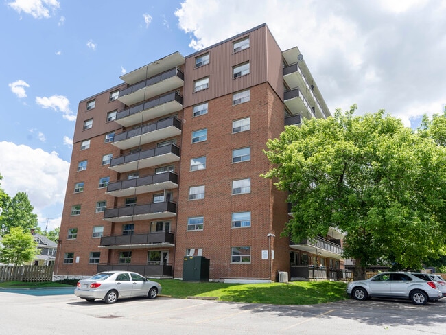 Mapleview Manor in Sarnia, ON - Building Photo - Building Photo
