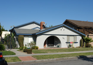 4021 Green Ave in Los Alamitos, CA - Building Photo - Building Photo