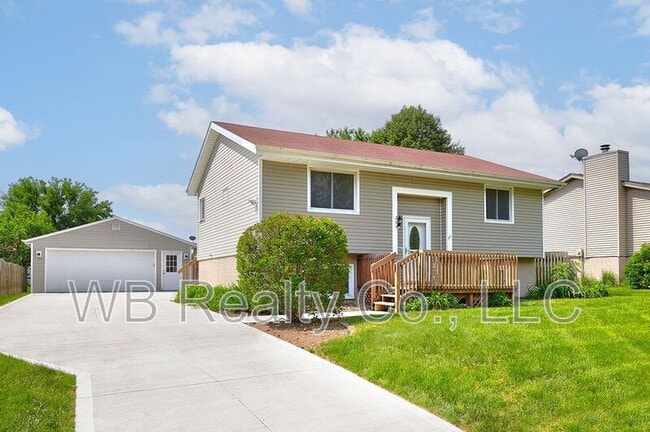 200 Corene Ave in Waukee, IA - Building Photo - Building Photo