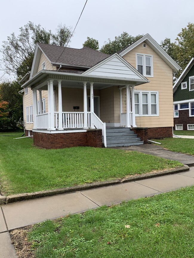 682 Beecher Ave | Rentals in Galesburg, IL