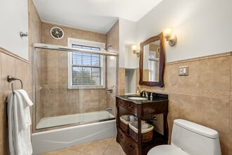 15 Loveland Rd in Brookline, MA - Foto de edificio - Building Photo
