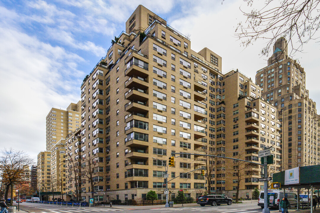 The Brevoort at 11 Fifth Avenue in New York, NY - Building Photo