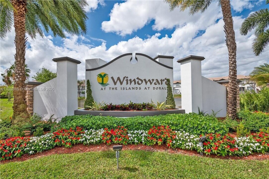 11652 NW 77th Terrace in Medley, FL - Building Photo