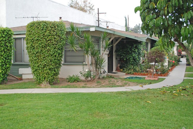 14225 Newport Ave in Tustin, CA - Building Photo - Building Photo