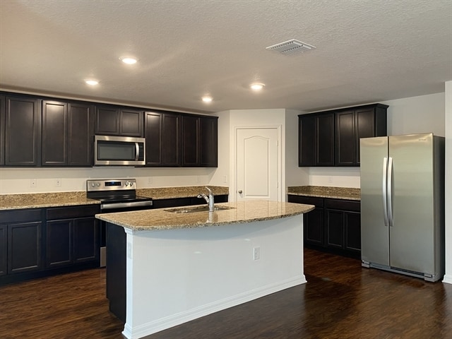 1116 Brenton Leaf Dr in Ruskin, FL - Building Photo - Building Photo