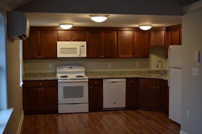 58 Center St in Dennisport, MA - Building Photo - Building Photo