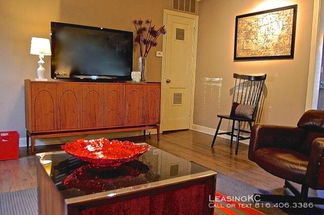 4423 Roanoke Pkwy in Kansas City, MO - Building Photo - Building Photo