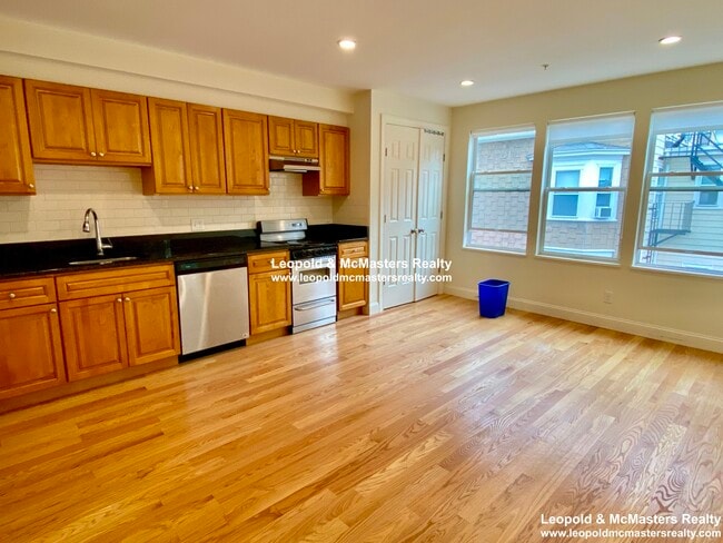380 Harvard St, Unit 3 in Cambridge, MA - Building Photo - Building Photo