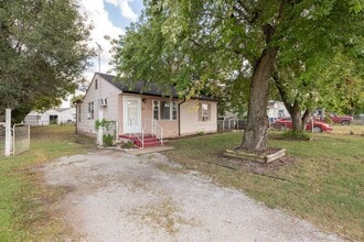 1111 S 57th W Ave in Tulsa, OK - Building Photo - Building Photo