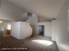 6994 Cypress Gardens Ln in Las Vegas, NV - Building Photo - Building Photo