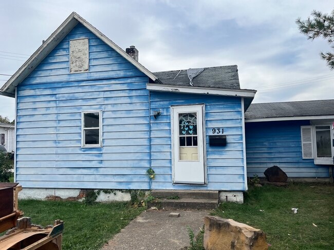 property at 931 Baldwin St