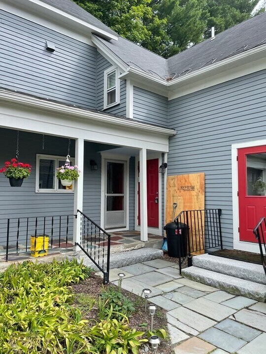 537 King St-Unit -3 in Littleton, MA - Foto de edificio