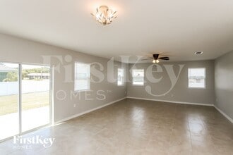 2124 Paoli Dr NE, Unit B-225 in Palm Bay, FL - Building Photo - Building Photo