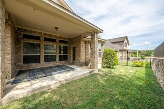 310 Bellagio Dr in Austin, TX - Foto de edificio - Building Photo