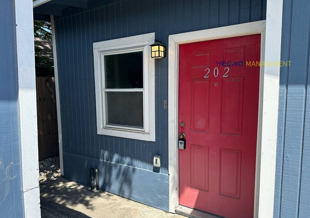 411 Cincinnati Ave in San Antonio, TX - Building Photo