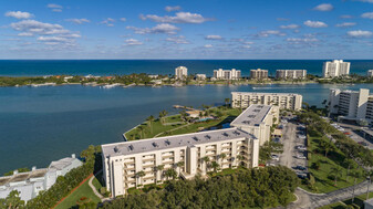 300 Intracoastal Pl