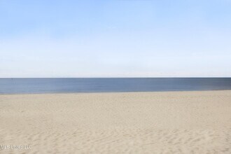 1664 Beach Blvd in Biloxi, MS - Foto de edificio - Building Photo