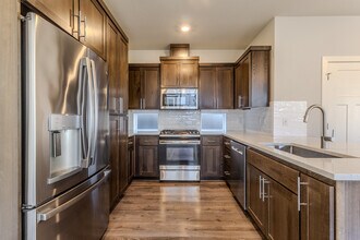 6280 SE Genrosa St in Hillsboro, OR - Building Photo - Building Photo