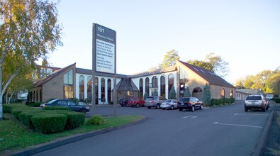 Marconi Plaza in Hartford, CT - Building Photo - Building Photo