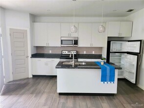 16 New Orleans Cir in Pharr, TX - Building Photo - Building Photo