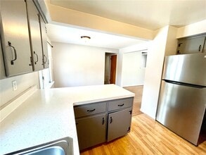 129 Roselawn Crescent in Fairport, NY - Building Photo - Building Photo