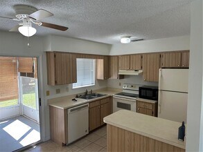 11143 SW 78th Ave in Ocala, FL - Building Photo - Building Photo