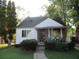 19480 Huntington Rd in Detroit, MI - Building Photo
