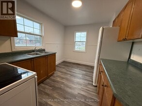 76 Martindale Rd in St Catharines, ON - Building Photo - Building Photo