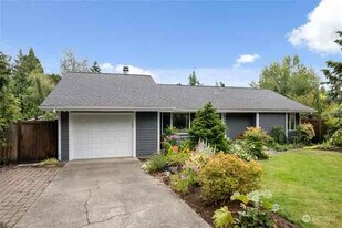 33240 37th Pl SW in Federal Way, WA - Building Photo