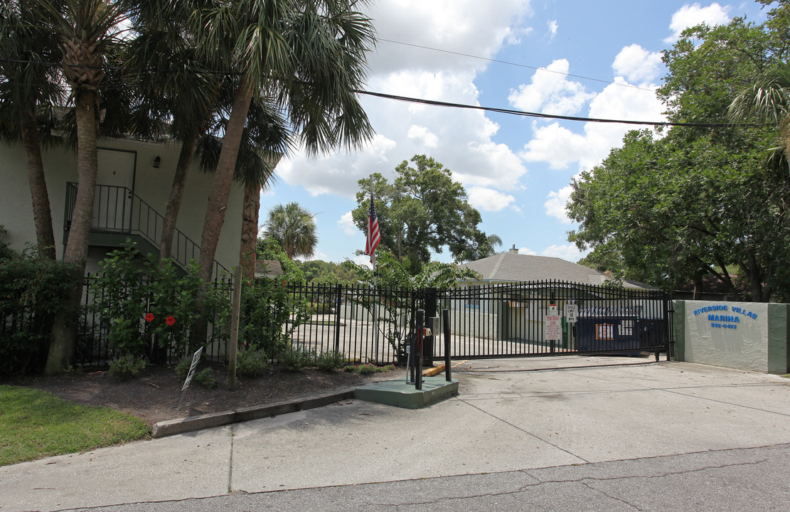 Riverside Villas and Marina in Tampa, FL - Building Photo