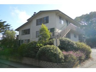 865 Lighthouse Ave in Pacific Grove, CA - Foto de edificio