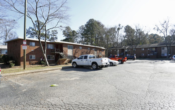 Cardinal Apartments in Raleigh, NC - Building Photo - Building Photo