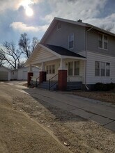 415 W 6th St in Newton, KS - Building Photo - Building Photo