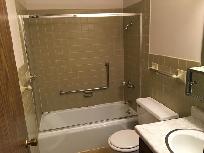 property at 2020 Cedar St