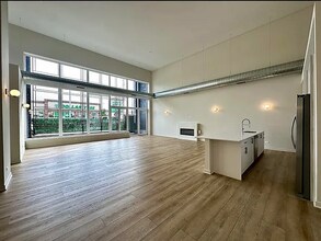 3207 N Narragansett Ave in Chicago, IL - Building Photo - Building Photo