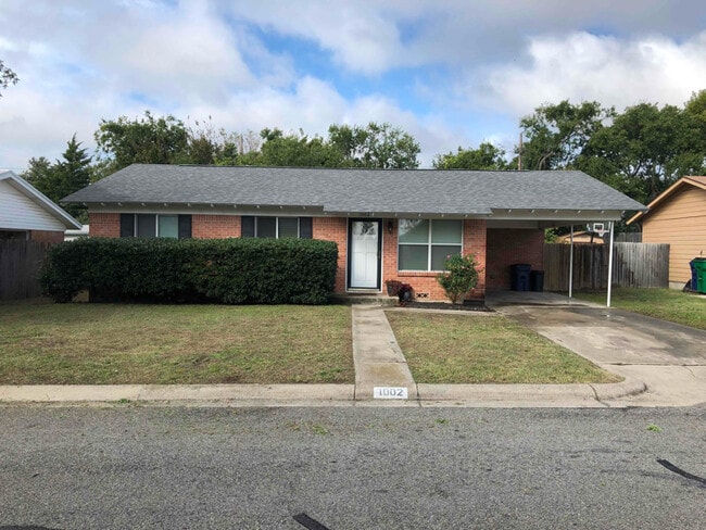 property at 1002 S Stratton St