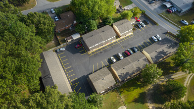 Overview Apartments in Jacksonville, AR - Foto de edificio - Building Photo