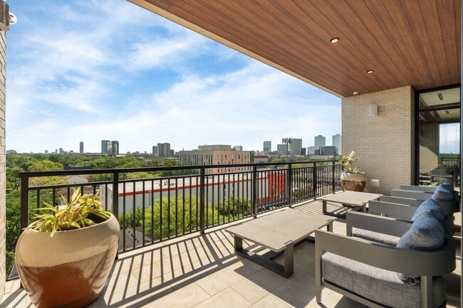 property at 2511 Willowick Rd