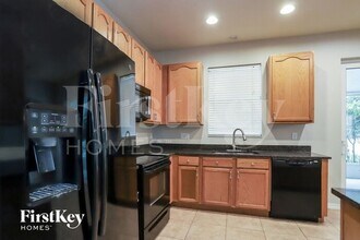 3041 Savannah Oaks Cir in Tarpon Springs, FL - Building Photo - Building Photo