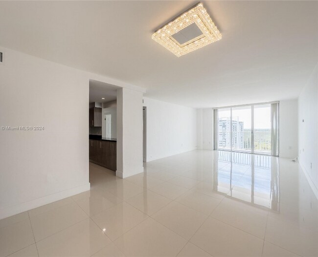 2851 NE 183rd St in Aventura, FL - Building Photo - Building Photo