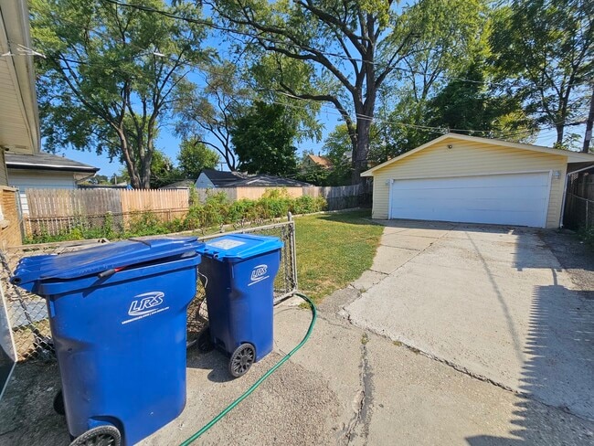 623 Yeoman St in Waukegan, IL - Building Photo - Building Photo